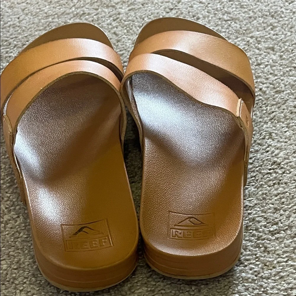 Reef Women's Tan Sandals - Picture 3 of 8